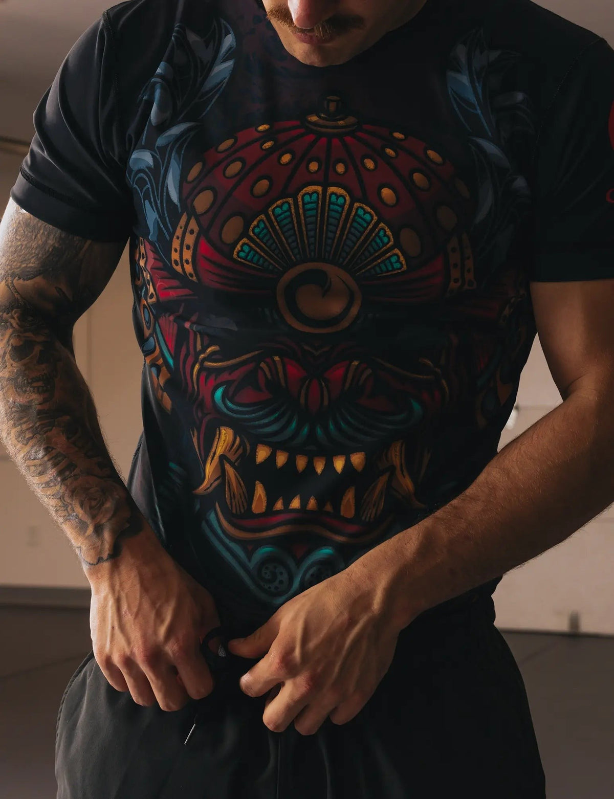ROOTS MASK SS COMFORT FIT RASHGUARD