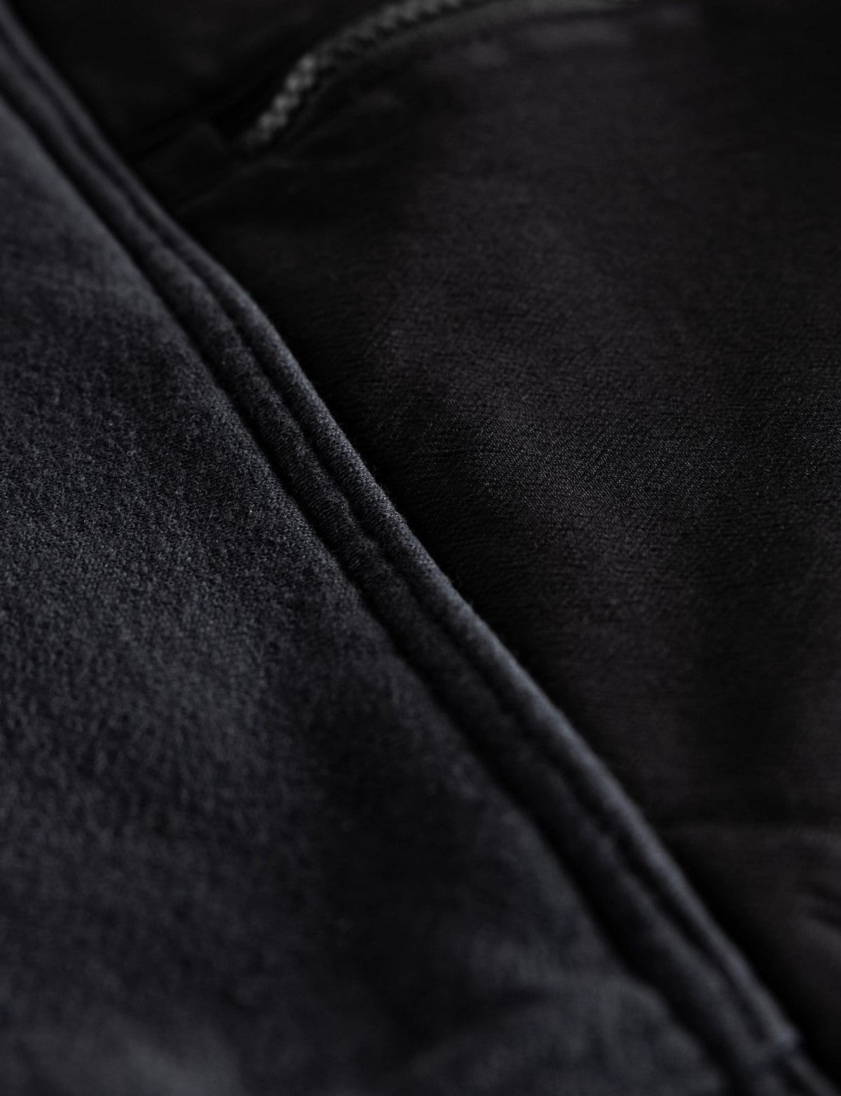 THE HEAVY HALF ZIP HOODIE