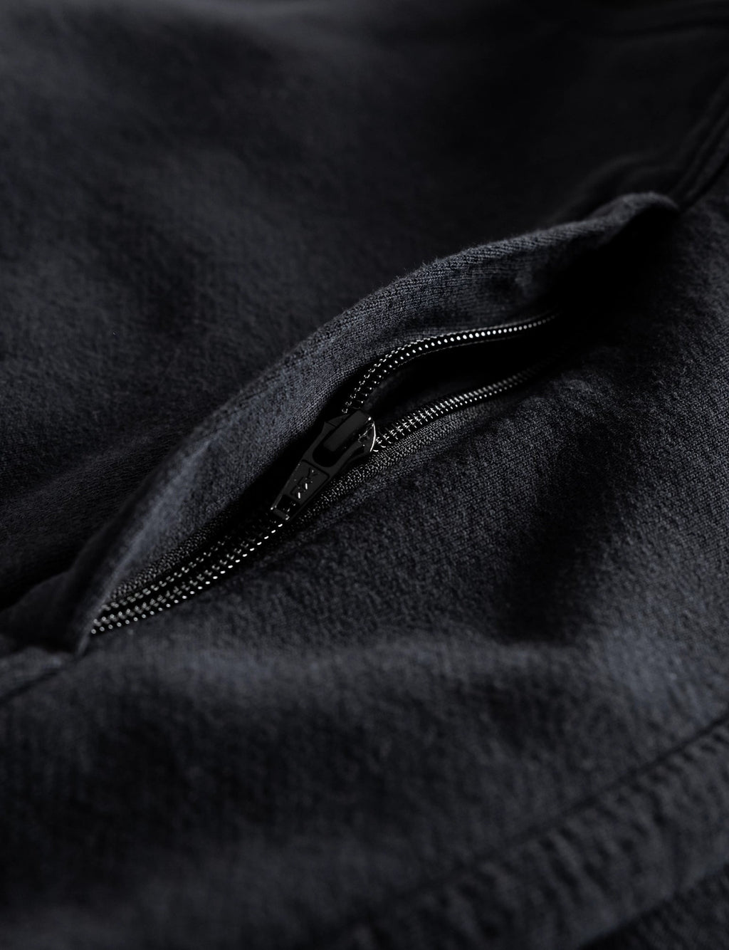 THE HEAVY HALF ZIP HOODIE